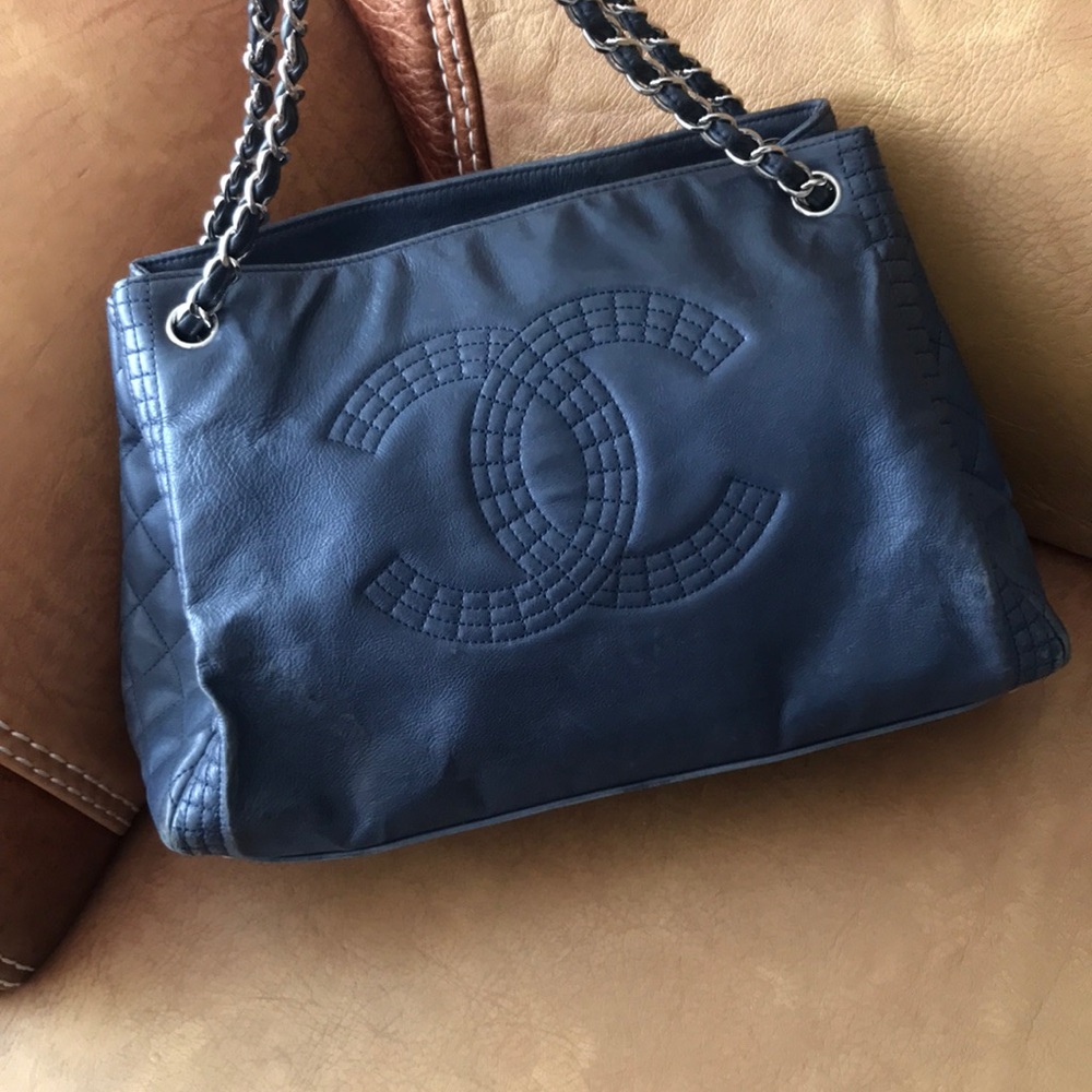 CHANEL ACCORDION BAG